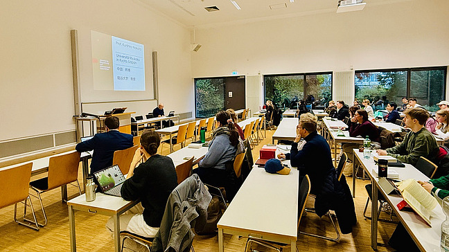 Gastvorlesung von Professor Kunihiro Nakata aus Kyoto