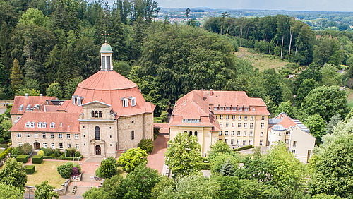 Aerial view of Ohrbeck House.