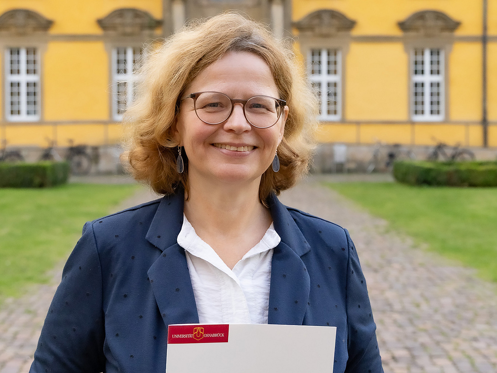 Portrait Prof. Dr. Elke Dubbels