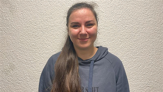 Profilbild von Marlene Schurig vor neutralem Hintergrund