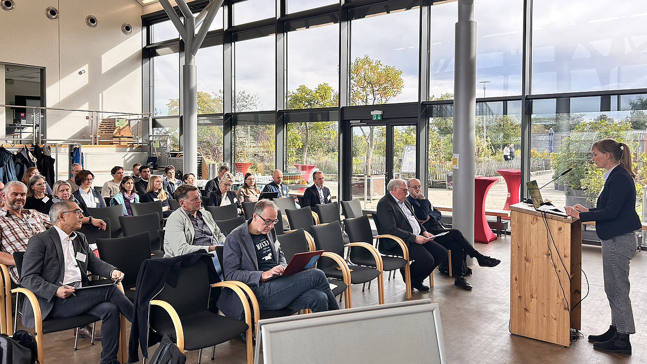 Prof. Dr. Katharina Nimz, Wissenschaftliche Leitung des KOS, bei der Begr&uuml;&szlig;ung 