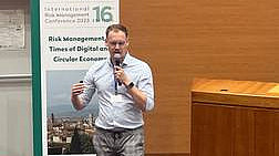 Gerrit Wittke beim Referieren.