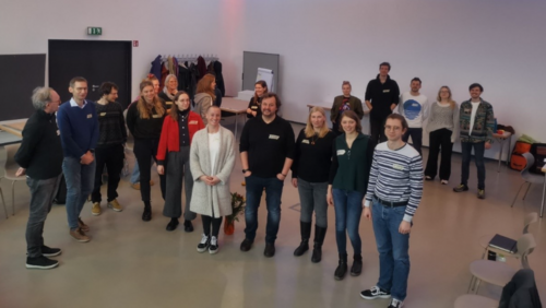 Gruppenfoto der Teilnehmer des Workshops aufgeteilt nach Arbeitsgruppen