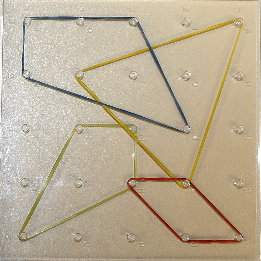 Dreiecke und Virerecke mit Gummringen