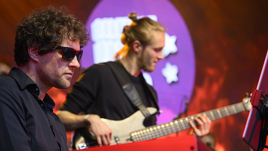 Several musicians on one stage