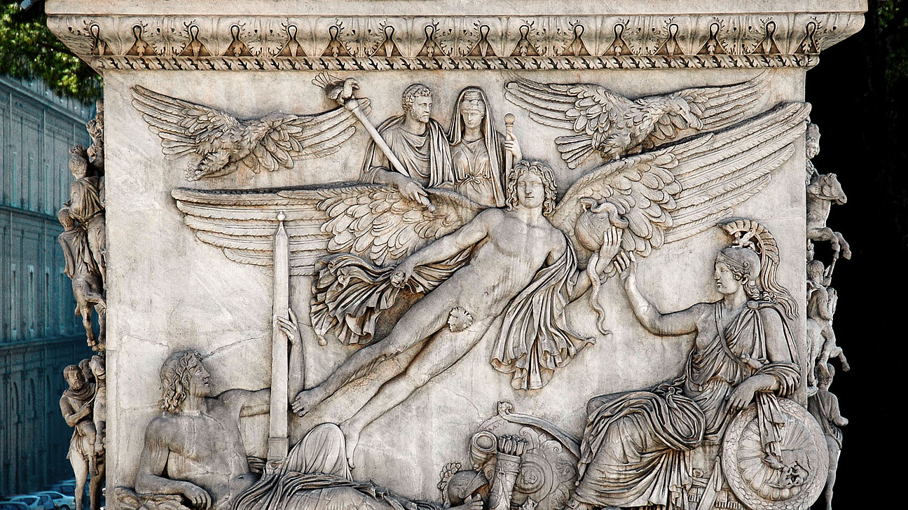 Darstellung der Apotheose des Antoninus Pius und der Faustina an der Basis der Antoninus-Pius-Säule.