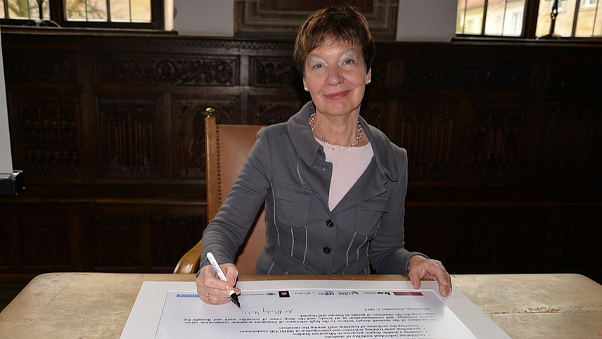 Signing the EuMIGS Memorandum of Understanding: Vice President of Osnabrueck University, Prof. Dr. Martina Blasberg-Kuhnke, 2017