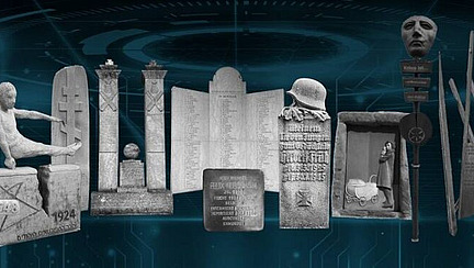Mehrere Denkmäler und Gedenktafeln sind nebeneinander montiert und vor einem digitalen, blau gehaltenen Hintergrund dargestellt. Zu sehen sind Statuen, Säulen und Tafeln mit eingravierten Namen und Symbolen. Einige Objekte zeigen menschliche Figuren oder Köpfe, während andere abstrakter sind. Der Hintergrund wirkt futuristisch mit kreisförmigen, technischen Mustern.