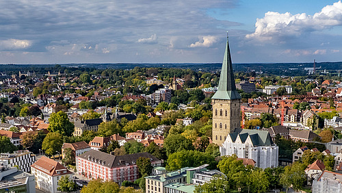 Luftbild von Osnabrück mit Blick auf die Katharinenkirche