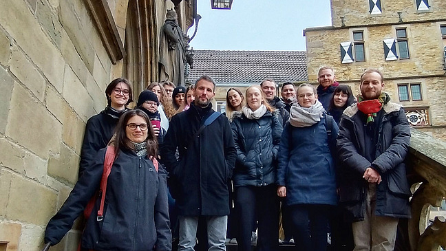 Gruppenbild der Exkursionsteilnehmerinnen und Exkursionsteilnehmer 