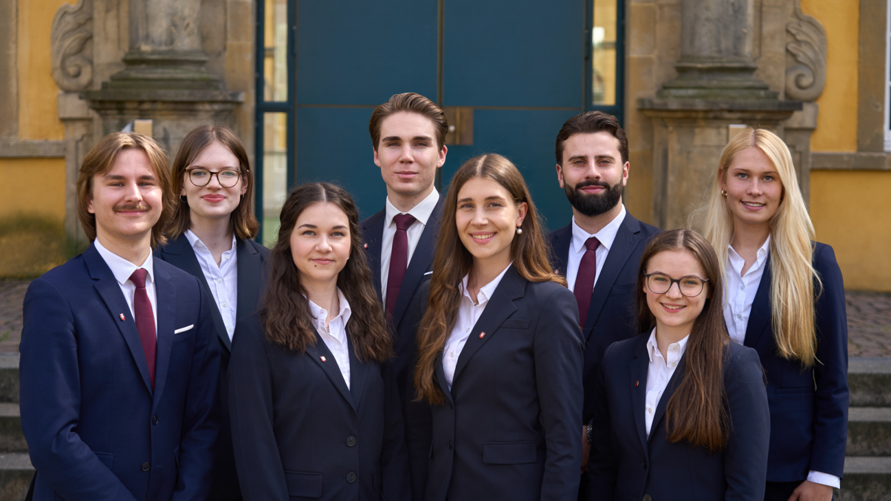 v.l.n.r. Bjane Lehde, Emilia Allroggen, Olivia Golla, Jannis Buschmann, Tabea Feldhaus, Tim Mogharbel, Nele Ossenbrüggen, Nora Marczoch