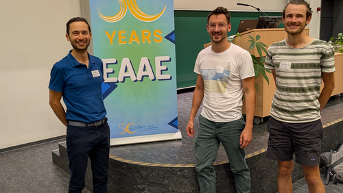 Juan Felipe Ortiz-Riomalo, Moritz Peter Fritschle und Thomas Rellensmann auf der EAAE Konferenz 2025.