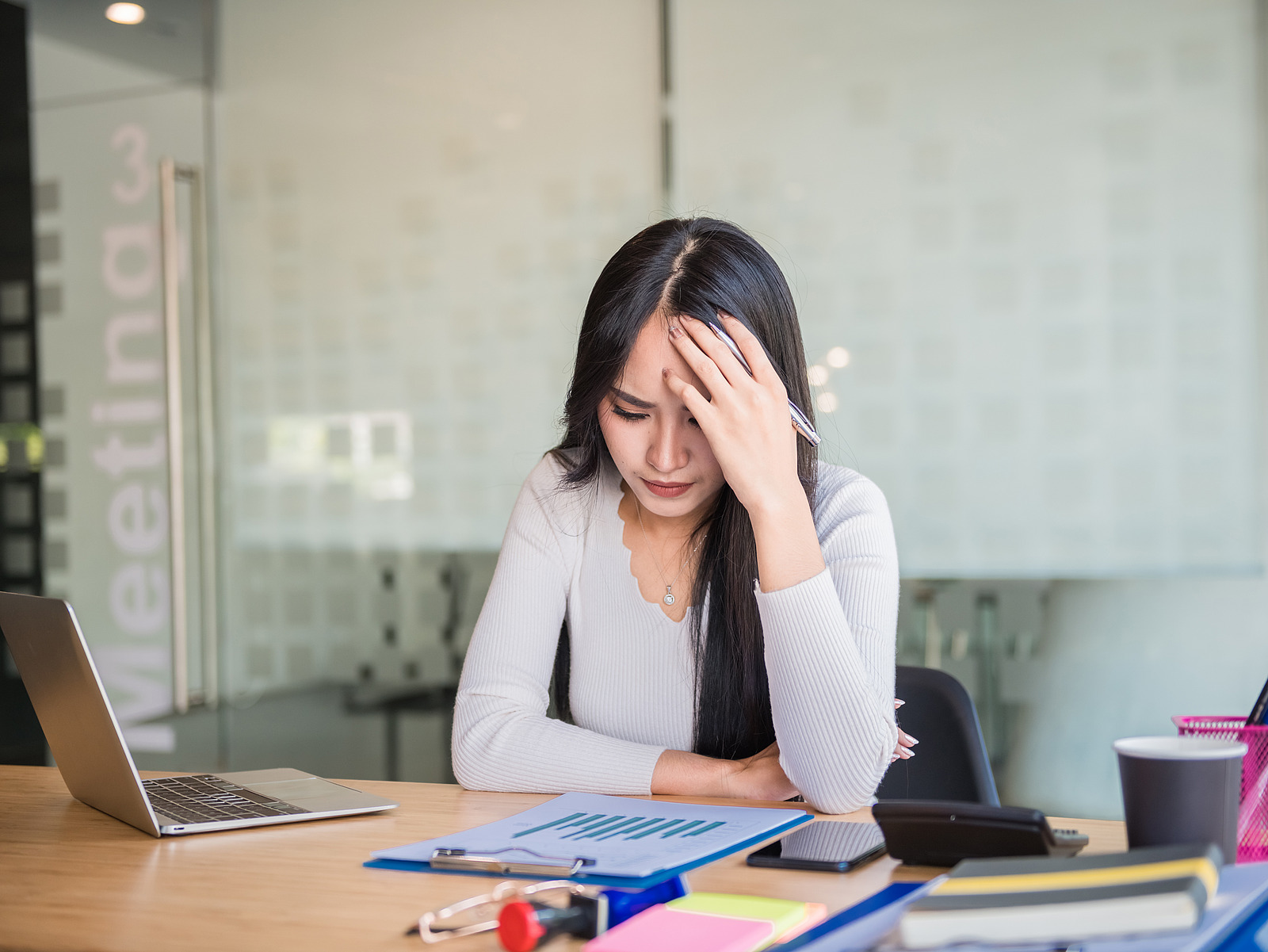 stress, stressful, stressed, businessman, laptop, work, life, bad, job, pressure, table, emotional, white, failure, sitting, business, head, depressed, unemployment, finance, desperate, people, one, caucasian, hiding, computer, modern, mobbing, depression, lifestyle, bankruptcy, young, money, desk, deadlock, problem, interior, tired, person, employee, situation, desperation, deadline, frustrated, office, man, financial, crisis, long working hours, crash