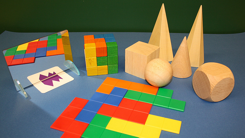 Geometrische Formen und Spiegelung