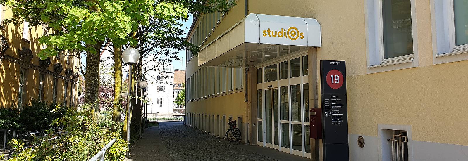 Der Eingang des Studi O S, der Studierenden Information Osnabrück.