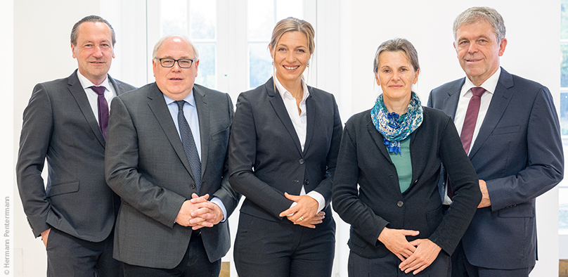 v.l.n.r.: Prof. Dr. Kai-Uwe Kühnberger, Prof. Dr. Jochen Oltmer, Prof. Dr. Susanne Menzel-Riedl, Prof. Dr. Andrea Lenschow, Dr. Wilfried Hötker