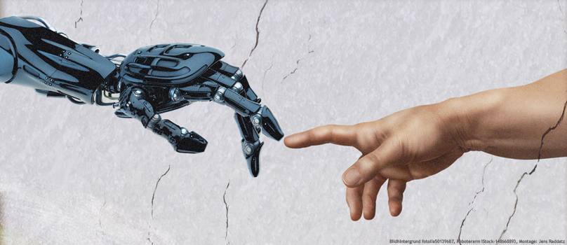 [Translate to English:] Roboterfinger trifft menschlichen Finger.