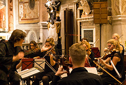 Das Collegicum musicum der Universität Osnabrück in der Santa Maria dell'Anima in Rom Foto: Oliver Battke