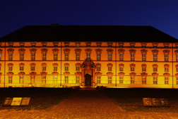 Am Tag der Patientensicherheit werden einige Osnabrücker Gebäude orange angestrahlt