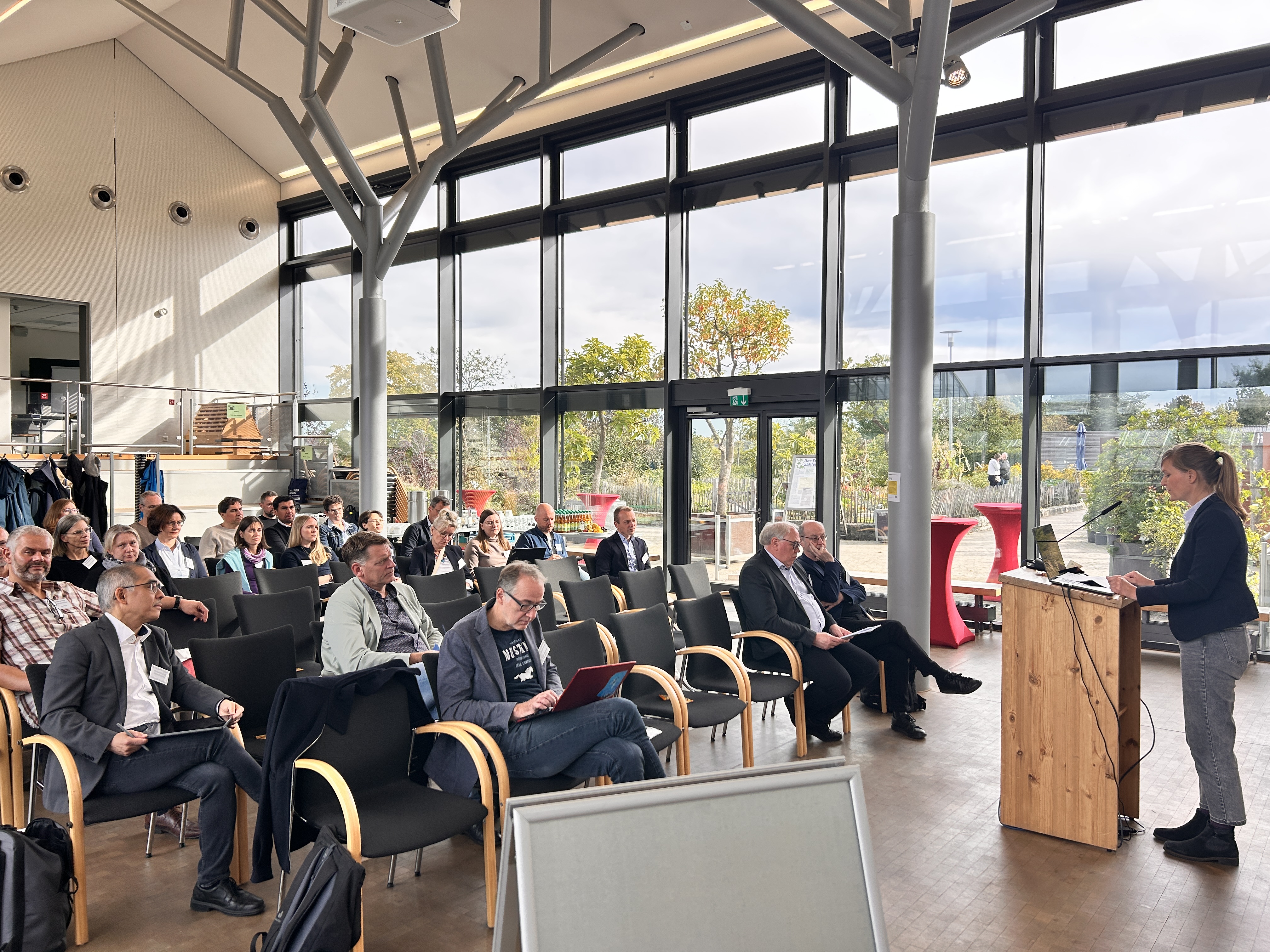 Prof. Dr. Katharina Nimz, Wissenschaftliche Leitung des KOS, bei der Begr&uuml;&szlig;ung 